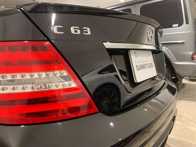 Ｃ６３　ＡＭＧ　エディション５０７　特別仕様車　ＮＡ６．３Ｌ　Ｖ８最終モデル／専用チューニング５０７馬力エンジン／ＡＭＧ鍛造１９ＡＷ／大径ブレーキ／ボンネットダクト／ブラックグリル／ｄｅｓｉｇｎｏナッパレザ－／アルカンタラステア＋シフト(50枚目)