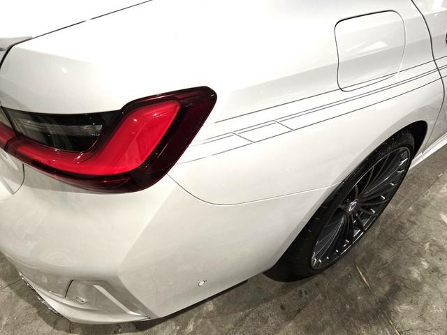 B3 リムジン オールラッド ALPINA Safetyパッケージ/コックピットプロフェッショナル(ヘッドアップディスプレイ)/メリノフルレザーブラック+レザーダッシュボード/カーボンルーフ/アルピナクラシック20inchAW(14枚目)