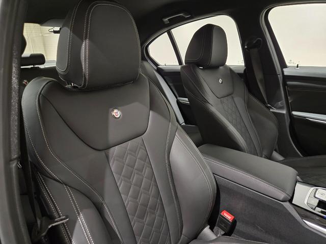 B3 リムジン オールラッド ALPINA Safetyパッケージ/コックピットプロフェッショナル(ヘッドアップディスプレイ)/メリノフルレザーブラック+レザーダッシュボード/カーボンルーフ/アルピナクラシック20inchAW(27枚目)