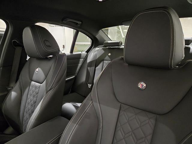 B3 リムジン オールラッド ALPINA Safetyパッケージ/コックピットプロフェッショナル(ヘッドアップディスプレイ)/メリノフルレザーブラック+レザーダッシュボード/カーボンルーフ/アルピナクラシック20inchAW(29枚目)