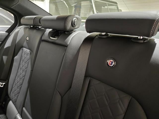 B3 リムジン オールラッド ALPINA Safetyパッケージ/コックピットプロフェッショナル(ヘッドアップディスプレイ)/メリノフルレザーブラック+レザーダッシュボード/カーボンルーフ/アルピナクラシック20inchAW(30枚目)
