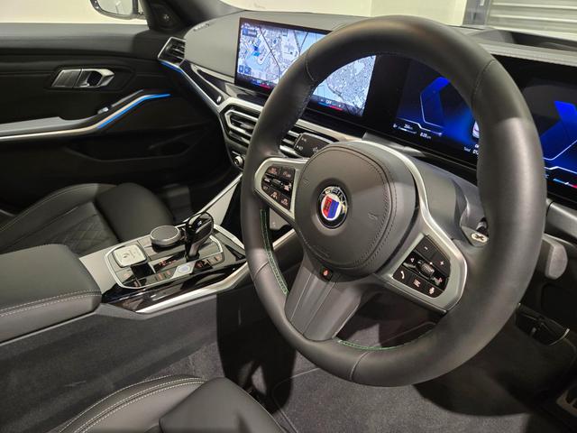 B3 リムジン オールラッド ALPINA Safetyパッケージ/コックピットプロフェッショナル(ヘッドアップディスプレイ)/メリノフルレザーブラック+レザーダッシュボード/カーボンルーフ/アルピナクラシック20inchAW(31枚目)