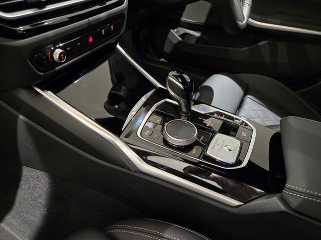 B3 リムジン オールラッド ALPINA Safetyパッケージ/コックピットプロフェッショナル(ヘッドアップディスプレイ)/メリノフルレザーブラック+レザーダッシュボード/カーボンルーフ/アルピナクラシック20inchAW(34枚目)