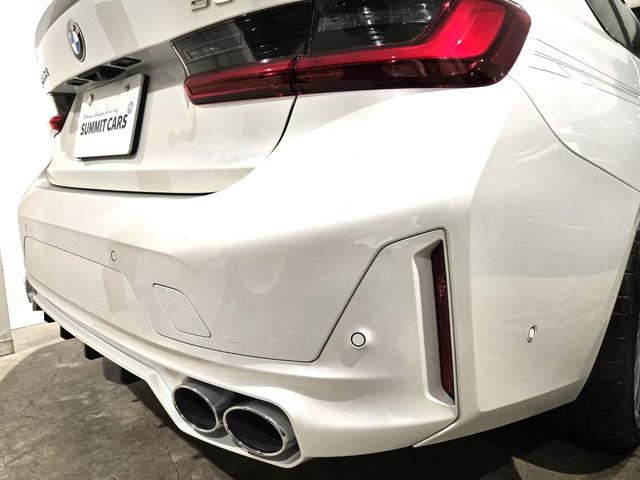 B3 リムジン オールラッド ALPINA Safetyパッケージ/コックピットプロフェッショナル(ヘッドアップディスプレイ)/メリノフルレザーブラック+レザーダッシュボード/カーボンルーフ/アルピナクラシック20inchAW(44枚目)