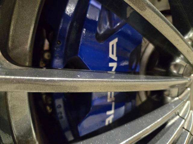 B3 リムジン オールラッド ALPINA Safetyパッケージ/コックピットプロフェッショナル(ヘッドアップディスプレイ)/メリノフルレザーブラック+レザーダッシュボード/カーボンルーフ/アルピナクラシック20inchAW(64枚目)