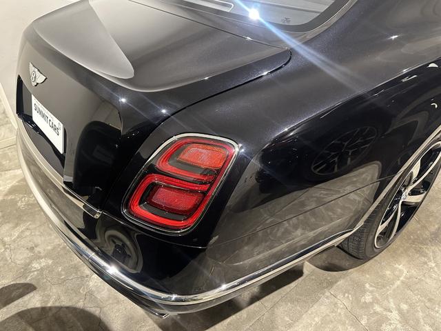 ミュルザンヌ スピード サンルーフ プレミアムスペック(フライングBマスコット/ジュエルフューエルキャップ/パワートランク/専用アンブレラ2本/バレットキー/収納ポケット)/デュオトーンインテリア(リネン/ベルーガ) /ウッドテーブル(8枚目)