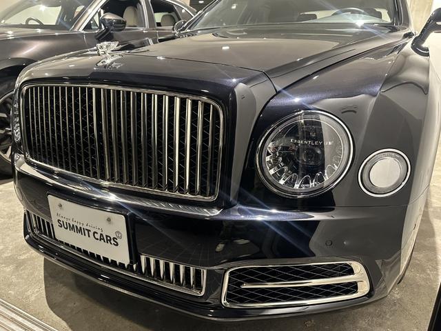 ミュルザンヌ スピード サンルーフ プレミアムスペック(フライングBマスコット/ジュエルフューエルキャップ/パワートランク/専用アンブレラ2本/バレットキー/収納ポケット)/デュオトーンインテリア(リネン/ベルーガ) /ウッドテーブル(11枚目)