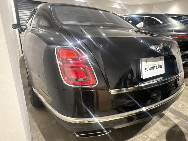 ミュルザンヌ スピード サンルーフ プレミアムスペック(フライングBマスコット/ジュエルフューエルキャップ/パワートランク/専用アンブレラ2本/バレットキー/収納ポケット)/デュオトーンインテリア(リネン/ベルーガ) /ウッドテーブル(12枚目)