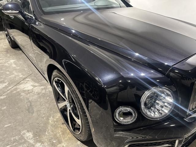 ミュルザンヌ スピード サンルーフ プレミアムスペック(フライングBマスコット/ジュエルフューエルキャップ/パワートランク/専用アンブレラ2本/バレットキー/収納ポケット)/デュオトーンインテリア(リネン/ベルーガ) /ウッドテーブル(13枚目)