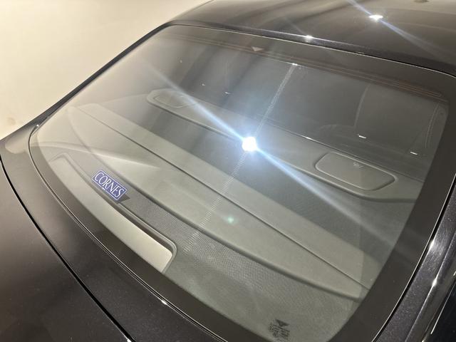 ミュルザンヌ スピード サンルーフ プレミアムスペック(フライングBマスコット/ジュエルフューエルキャップ/パワートランク/専用アンブレラ2本/バレットキー/収納ポケット)/デュオトーンインテリア(リネン/ベルーガ) /ウッドテーブル(17枚目)