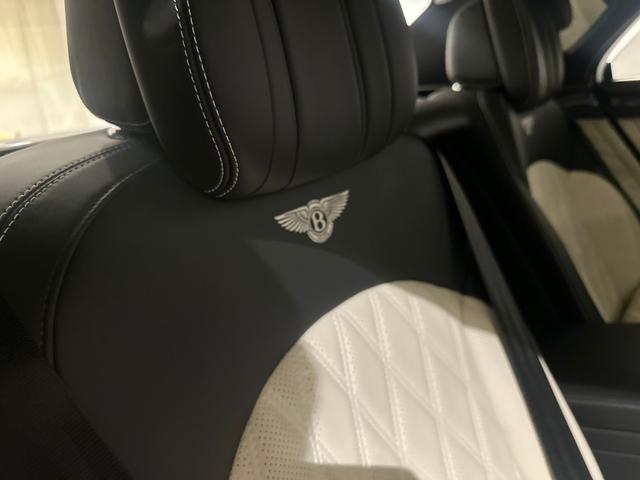 ミュルザンヌ スピード サンルーフ プレミアムスペック(フライングBマスコット/ジュエルフューエルキャップ/パワートランク/専用アンブレラ2本/バレットキー/収納ポケット)/デュオトーンインテリア(リネン/ベルーガ) /ウッドテーブル(40枚目)