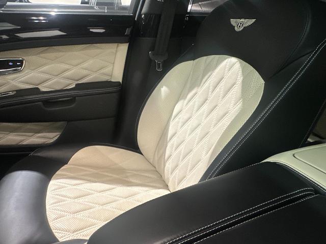 ミュルザンヌ スピード サンルーフ プレミアムスペック(フライングBマスコット/ジュエルフューエルキャップ/パワートランク/専用アンブレラ2本/バレットキー/収納ポケット)/デュオトーンインテリア(リネン/ベルーガ) /ウッドテーブル(42枚目)