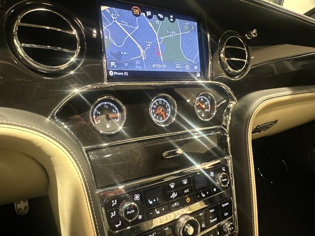 ミュルザンヌ スピード サンルーフ プレミアムスペック(フライングBマスコット/ジュエルフューエルキャップ/パワートランク/専用アンブレラ2本/バレットキー/収納ポケット)/デュオトーンインテリア(リネン/ベルーガ) /ウッドテーブル(53枚目)