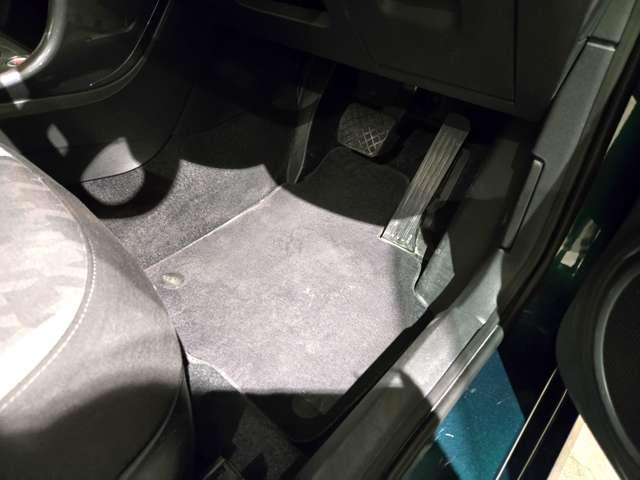 ザ・ビートル デザイン　ボトルグリーンメタリック（後期ＭＹ新色）　ＯＰバイキセノンパッケージ（ＬＥＤ付）　ＯＰ７１６ＳＤＣＷパッケージ（純正ナビ＋バックカメラ）　キーレスエントリー　ボディ同色インテリアパネル＋ステア（68枚目）