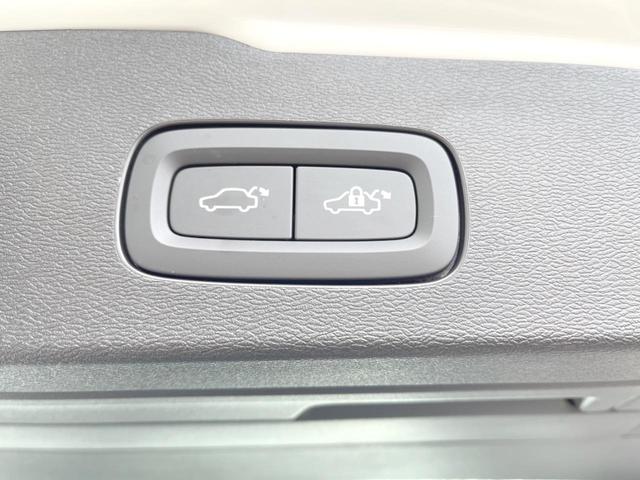 B4 モメンタム 認定中古車 黒革シート 360°ビューカメラ パイロットアシスト 純正9インチナビ 禁煙車 シートヒーター メモリー機能付きパワーシート Apple Car Play Bluetooth フルセグTV(10枚目)