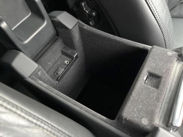 ドライブｅ　黒革シート　禁煙車　純正ナビ　バックカメラ　シートヒーター　純正１７インチアルミホイール　Ｂｌｕｅｔｏｏｔｈ　フルセグＴＶ　ＣＤ　ＵＳＢ　ＥＴＣ　ＢＬＩＳ　ルーフレール(30枚目)