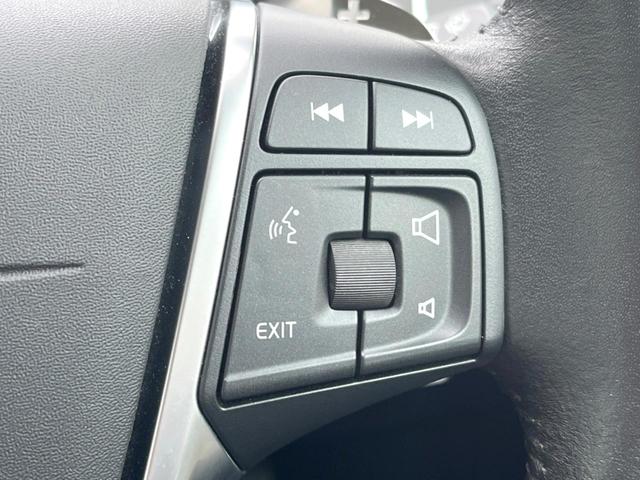 Ｖ４０ Ｄ４　インスクリプション　白革シート　ｈａｒｍａｎ／ｋａｒｄｏｎ　禁煙車　Ｂｌｕｅｔｏｏｔｈ　バックカメラ・　フルセグＴＶ　純正ナビ　純正１７インチＡＷ　シートヒーター　メモリー機能付きパワーシート　ＥＴＣ（46枚目）