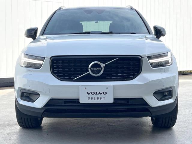 ＸＣ４０ Ｔ４　ＡＷＤ　Ｒデザイン　認定中古車　純正９インチナビ　３６０°ビューカメラ　禁煙車　インテリセーフ　シートヒーター　メモリー機能付きパワーシート　フルセグＴＶ　Ｂｌｕｅｔｏｏｔｈ　ルーフレール　パドルシフト　ＥＴＣ（17枚目）