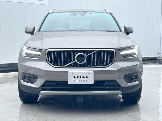 ＸＣ４０ Ｂ４　ＡＷＤ　インスクリプション　認定中古車　純正９インチナビ　３６０°ビューカメラ　禁煙車　インテリセーフ　Ｂｌｕｅｔｏｏｔｈ　フルセグＴＶ　ＡｐｐｌｅＣａｒＰｌａｙ　シートヒーター　メモリー機能付きパワーシート　ルーフレール（16枚目）