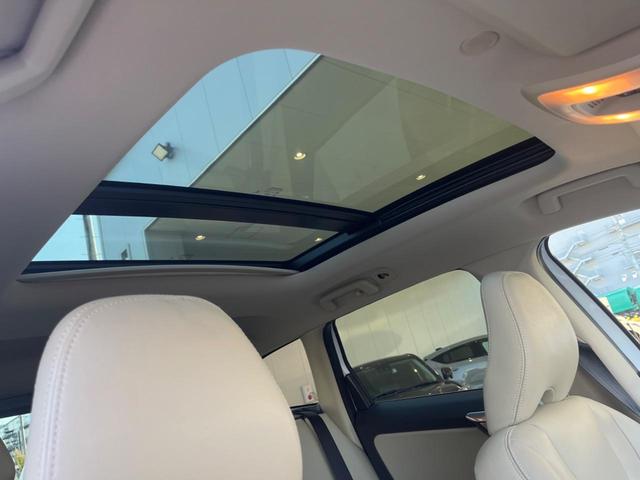 XC60 D4 クラシック 最終モデル サンルーフ 白革シート 純正ナビ バックカメラ 禁煙車 メモリー機能付きパワーシート シートヒーター Bluetooth パドルシフト パワーテールゲート BLIS ETC CD DVD(4枚目)