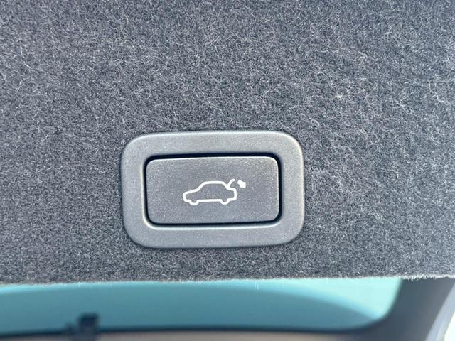 XC60 D4 クラシック 最終モデル サンルーフ 白革シート 純正ナビ バックカメラ 禁煙車 メモリー機能付きパワーシート シートヒーター Bluetooth パドルシフト パワーテールゲート BLIS ETC CD DVD(10枚目)