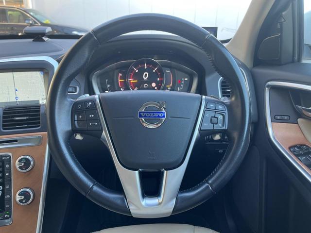 XC60 D4 クラシック 最終モデル サンルーフ 白革シート 純正ナビ バックカメラ 禁煙車 メモリー機能付きパワーシート シートヒーター Bluetooth パドルシフト パワーテールゲート BLIS ETC CD DVD(11枚目)