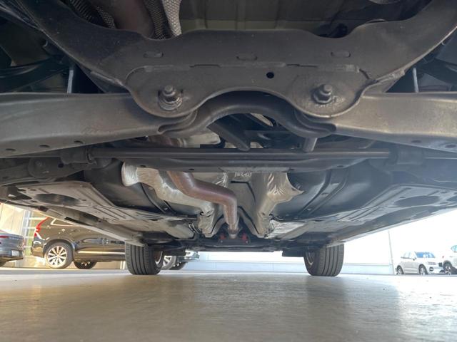 XC60 D4 クラシック 最終モデル サンルーフ 白革シート 純正ナビ バックカメラ 禁煙車 メモリー機能付きパワーシート シートヒーター Bluetooth パドルシフト パワーテールゲート BLIS ETC CD DVD(21枚目)