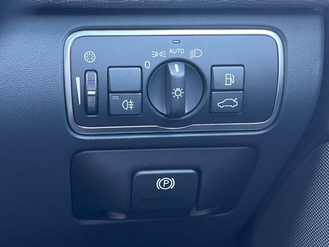 XC60 D4 クラシック 最終モデル サンルーフ 白革シート 純正ナビ バックカメラ 禁煙車 メモリー機能付きパワーシート シートヒーター Bluetooth パドルシフト パワーテールゲート BLIS ETC CD DVD(23枚目)