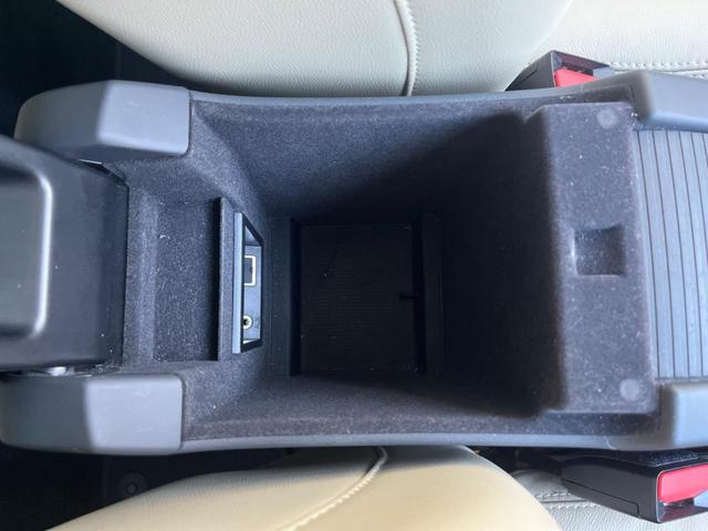 XC60 D4 クラシック 最終モデル サンルーフ 白革シート 純正ナビ バックカメラ 禁煙車 メモリー機能付きパワーシート シートヒーター Bluetooth パドルシフト パワーテールゲート BLIS ETC CD DVD(38枚目)