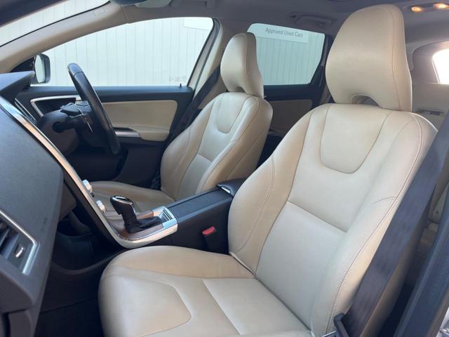 XC60 D4 クラシック 最終モデル サンルーフ 白革シート 純正ナビ バックカメラ 禁煙車 メモリー機能付きパワーシート シートヒーター Bluetooth パドルシフト パワーテールゲート BLIS ETC CD DVD(48枚目)
