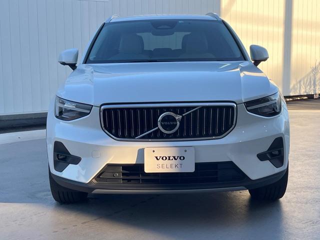 XC40 アルティメット B4 AWD 認定中古車 ワンオーナー harman/kardon Googleナビ 360°ビューカメラ 白革シート メモリー機能付きパワーシート シートヒーター 禁煙車 アダプティブクルーズコントロール(16枚目)