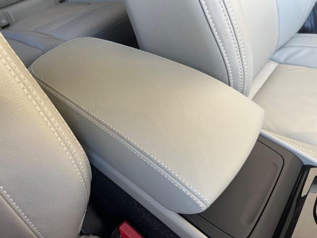 XC40 アルティメット B4 AWD 認定中古車 ワンオーナー harman/kardon Googleナビ 360°ビューカメラ 白革シート メモリー機能付きパワーシート シートヒーター 禁煙車 アダプティブクルーズコントロール(30枚目)