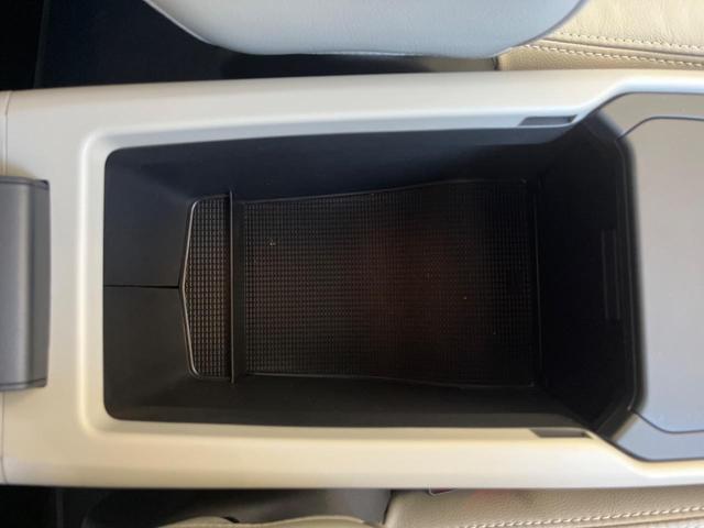 XC40 アルティメット B4 AWD 認定中古車 ワンオーナー harman/kardon Googleナビ 360°ビューカメラ 白革シート メモリー機能付きパワーシート シートヒーター 禁煙車 アダプティブクルーズコントロール(31枚目)