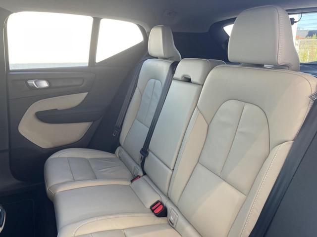 XC40 アルティメット B4 AWD 認定中古車 ワンオーナー harman/kardon Googleナビ 360°ビューカメラ 白革シート メモリー機能付きパワーシート シートヒーター 禁煙車 アダプティブクルーズコントロール(44枚目)