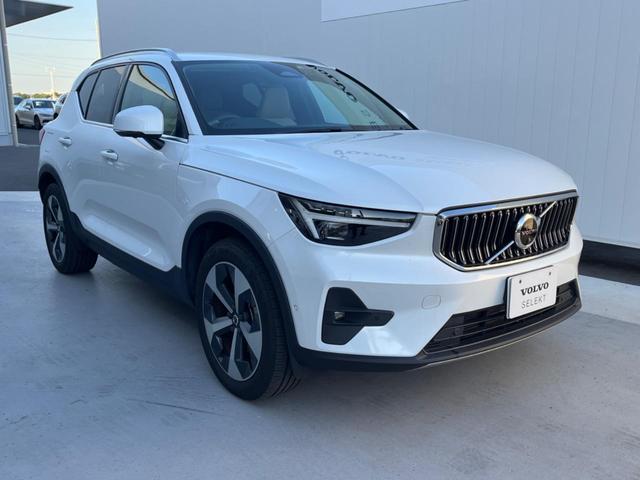 XC40 アルティメット B4 AWD 認定中古車 ワンオーナー harman/kardon Googleナビ 360°ビューカメラ 白革シート メモリー機能付きパワーシート シートヒーター 禁煙車 アダプティブクルーズコントロール(53枚目)