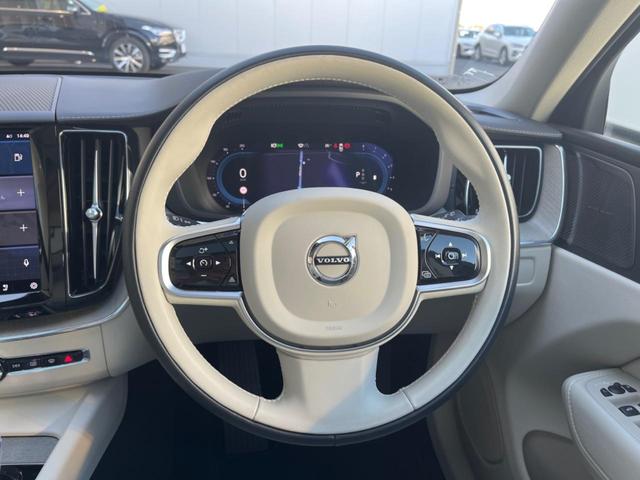 XC60 アルティメット B5 AWD 認定中古車 パノラマガラスサンルーフ ワンオーナー harman/kardon Googleナビ 360°ビュー 白革シート メモリー機能付きパワーシート シートヒーター ベンチレーション 禁煙車(10枚目)