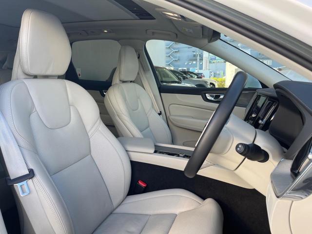 XC60 アルティメット B5 AWD 認定中古車 パノラマガラスサンルーフ ワンオーナー harman/kardon Googleナビ 360°ビュー 白革シート メモリー機能付きパワーシート シートヒーター ベンチレーション 禁煙車(11枚目)
