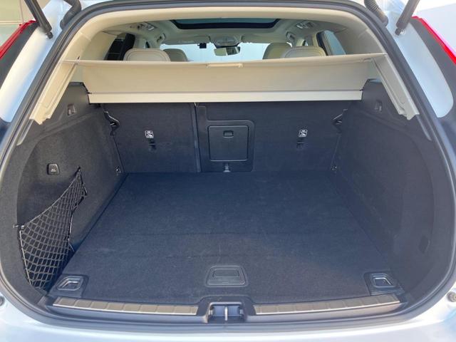 XC60 アルティメット B5 AWD 認定中古車 パノラマガラスサンルーフ ワンオーナー harman/kardon Googleナビ 360°ビュー 白革シート メモリー機能付きパワーシート シートヒーター ベンチレーション 禁煙車(13枚目)
