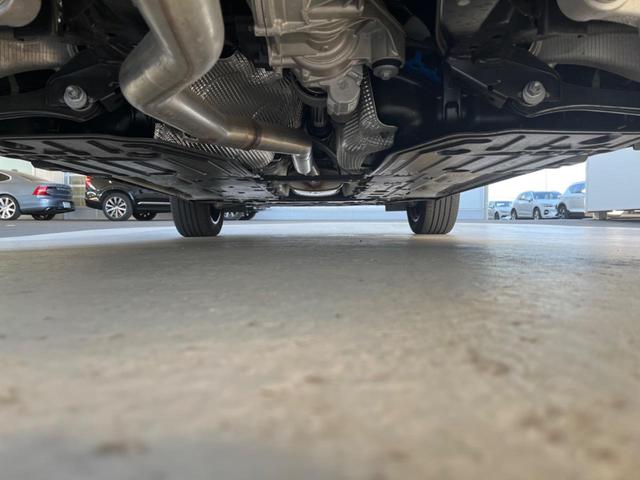 XC60 アルティメット B5 AWD 認定中古車 パノラマガラスサンルーフ ワンオーナー harman/kardon Googleナビ 360°ビュー 白革シート メモリー機能付きパワーシート シートヒーター ベンチレーション 禁煙車(20枚目)