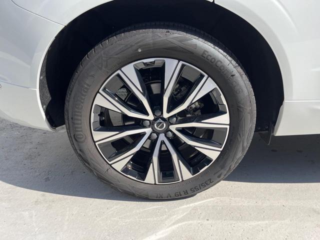 XC60 アルティメット B5 AWD 認定中古車 パノラマガラスサンルーフ ワンオーナー harman/kardon Googleナビ 360°ビュー 白革シート メモリー機能付きパワーシート シートヒーター ベンチレーション 禁煙車(26枚目)
