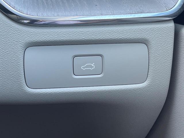 XC60 アルティメット B5 AWD 認定中古車 パノラマガラスサンルーフ ワンオーナー harman/kardon Googleナビ 360°ビュー 白革シート メモリー機能付きパワーシート シートヒーター ベンチレーション 禁煙車(28枚目)