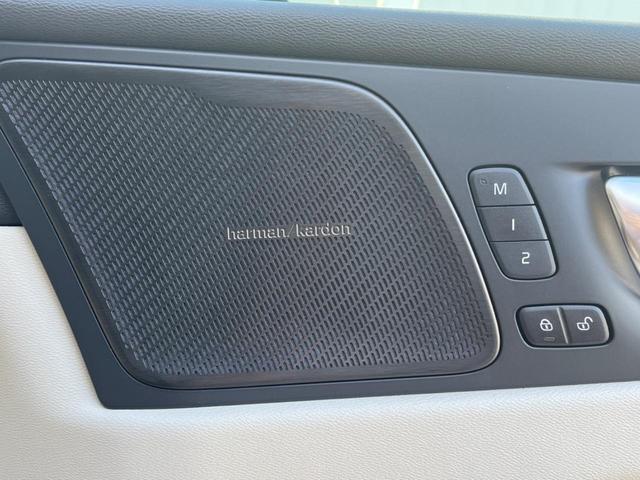 XC60 アルティメット B5 AWD 認定中古車 パノラマガラスサンルーフ ワンオーナー harman/kardon Googleナビ 360°ビュー 白革シート メモリー機能付きパワーシート シートヒーター ベンチレーション 禁煙車(31枚目)