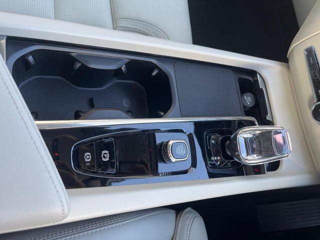 XC60 アルティメット B5 AWD 認定中古車 パノラマガラスサンルーフ ワンオーナー harman/kardon Googleナビ 360°ビュー 白革シート メモリー機能付きパワーシート シートヒーター ベンチレーション 禁煙車(36枚目)