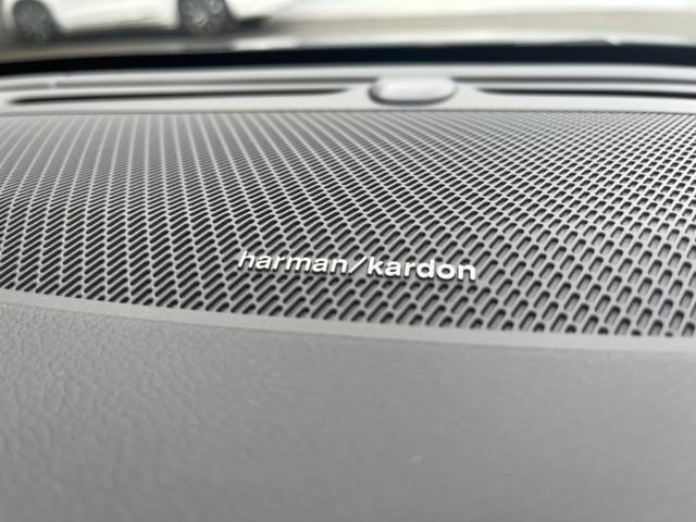 Ｖ６０ Ｔ５　インスクリプション　認定中古車　ｈａｒｍａｎ／ｋａｒｄｏｎ　白革シート　純正ナビ　３６０°ビューカメラ　メモリー機能付きパワーシート　禁煙車　Ｂｌｕｅｔｏｏｔｈ　パワーテールゲート　シートヒーター　ルーフレール（5枚目）