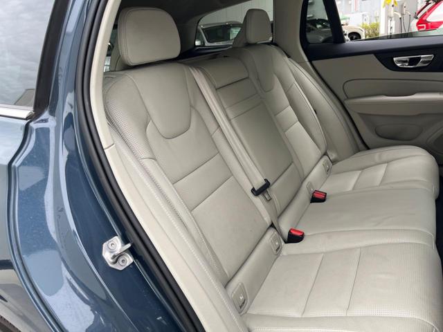 Ｖ６０ Ｔ５　インスクリプション　認定中古車　ｈａｒｍａｎ／ｋａｒｄｏｎ　白革シート　純正ナビ　３６０°ビューカメラ　メモリー機能付きパワーシート　禁煙車　Ｂｌｕｅｔｏｏｔｈ　パワーテールゲート　シートヒーター　ルーフレール（13枚目）
