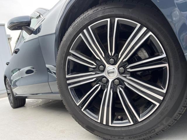 Ｖ６０ Ｔ５　インスクリプション　認定中古車　ｈａｒｍａｎ／ｋａｒｄｏｎ　白革シート　純正ナビ　３６０°ビューカメラ　メモリー機能付きパワーシート　禁煙車　Ｂｌｕｅｔｏｏｔｈ　パワーテールゲート　シートヒーター　ルーフレール（16枚目）