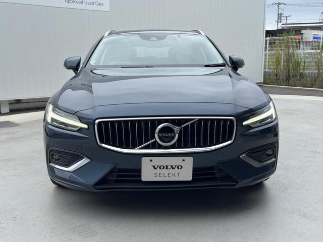 Ｖ６０ Ｔ５　インスクリプション　認定中古車　ｈａｒｍａｎ／ｋａｒｄｏｎ　白革シート　純正ナビ　３６０°ビューカメラ　メモリー機能付きパワーシート　禁煙車　Ｂｌｕｅｔｏｏｔｈ　パワーテールゲート　シートヒーター　ルーフレール（17枚目）