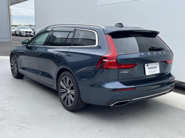 Ｖ６０ Ｔ５　インスクリプション　認定中古車　ｈａｒｍａｎ／ｋａｒｄｏｎ　白革シート　純正ナビ　３６０°ビューカメラ　メモリー機能付きパワーシート　禁煙車　Ｂｌｕｅｔｏｏｔｈ　パワーテールゲート　シートヒーター　ルーフレール（22枚目）