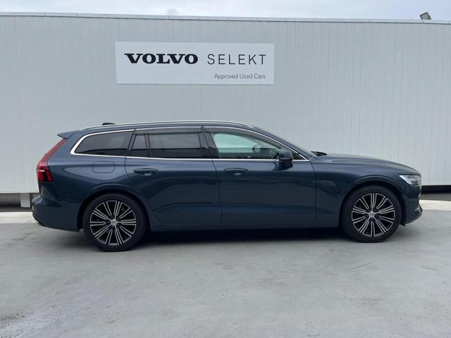 Ｖ６０ Ｔ５　インスクリプション　認定中古車　ｈａｒｍａｎ／ｋａｒｄｏｎ　白革シート　純正ナビ　３６０°ビューカメラ　メモリー機能付きパワーシート　禁煙車　Ｂｌｕｅｔｏｏｔｈ　パワーテールゲート　シートヒーター　ルーフレール（24枚目）
