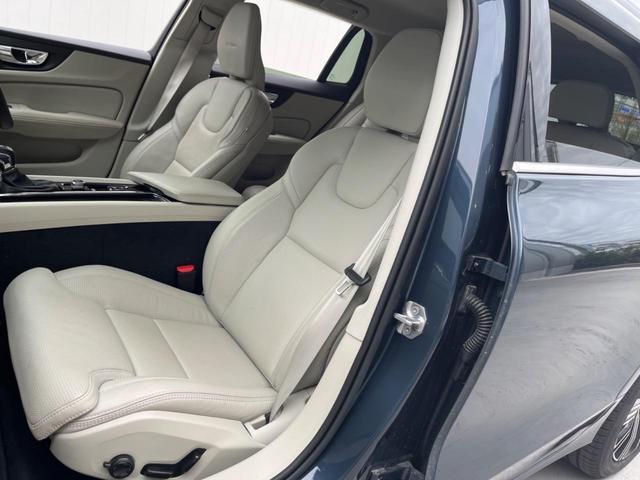 Ｖ６０ Ｔ５　インスクリプション　認定中古車　ｈａｒｍａｎ／ｋａｒｄｏｎ　白革シート　純正ナビ　３６０°ビューカメラ　メモリー機能付きパワーシート　禁煙車　Ｂｌｕｅｔｏｏｔｈ　パワーテールゲート　シートヒーター　ルーフレール（30枚目）